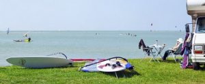 windsurf set bij camping Itsoal