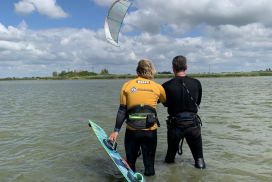 kitesurfen in onderwater van Workum, Friesland