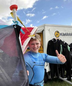 Stefan Jager kitesurf instructeur bij Kitesurfschool KiteMobile in Workum en Ameland